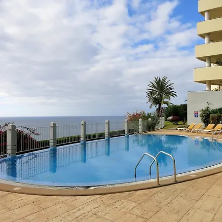 Superior Rentals - Beachfront Penthouse Apartment Funchal (Madeira)