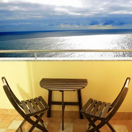Apartment Finest Rentals - Beachfront Penthouse Funchal (Madeira)