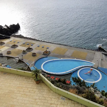 Finest Rentals - Beachfront Penthouse * Funchal (Madeira)
